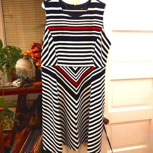 ILE NY Size 16 Sleeveless Striped  Pattern Dress